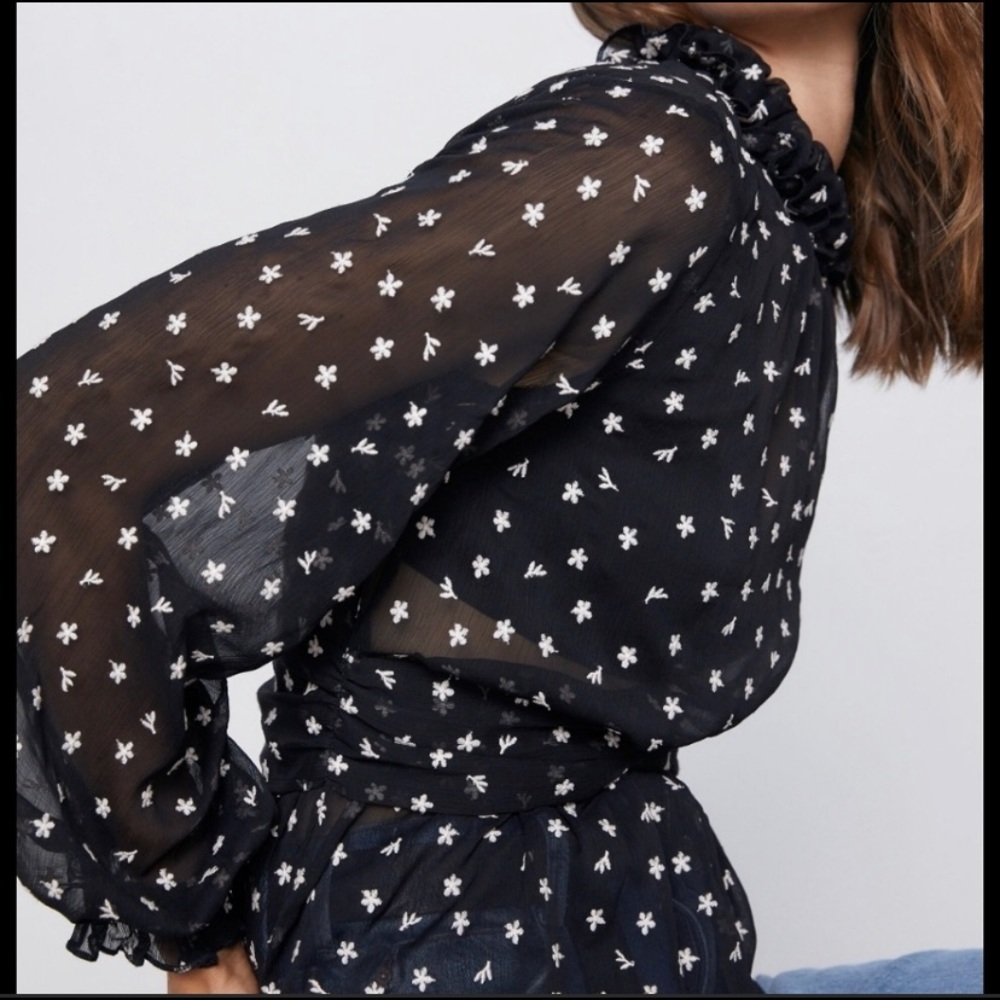 NWT ZARA Black White Floral Embroidered Top Size XS